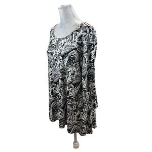 Ladies Khakis & Co Black and White Print Long Sleeve Blouse Size Medium